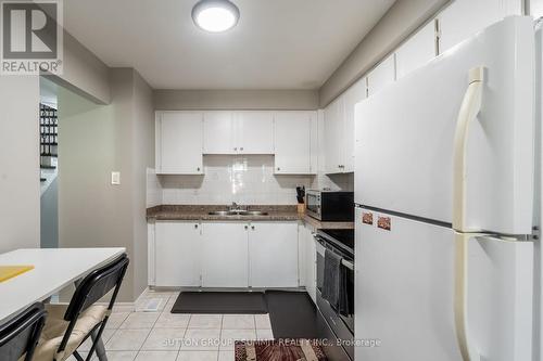 88 Dawson Crescent, Brampton, ON - Indoor Photo Showing Kitchen With Double Sink