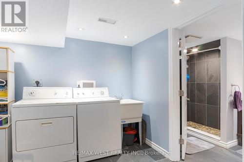 936 Dormer Street, Mississauga, ON - Indoor Photo Showing Laundry Room