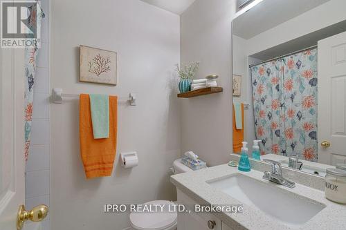 126 - 50 Strathhaven Drive, Mississauga, ON - Indoor Photo Showing Bathroom