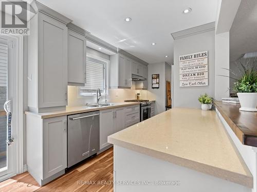 15 Garden Avenue, Brampton, ON - Indoor Photo Showing Kitchen With Double Sink