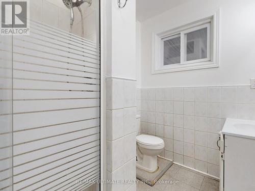 756 Cannon Street E, Hamilton, ON - Indoor Photo Showing Bathroom