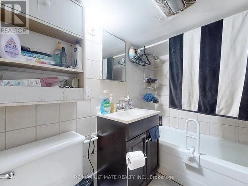 756 Cannon Street E, Hamilton, ON - Indoor Photo Showing Bathroom