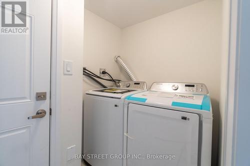 17 Central Market Drive, Haldimand, ON - Indoor Photo Showing Laundry Room