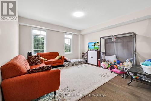 38 - 8317 Mulberry Drive, Niagara Falls, ON - Indoor Photo Showing Living Room