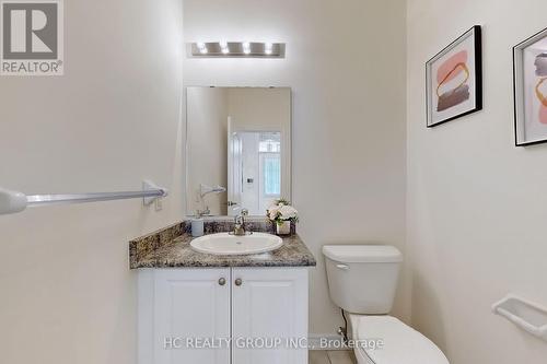 43 Milbourne Lane, Richmond Hill, ON - Indoor Photo Showing Bathroom
