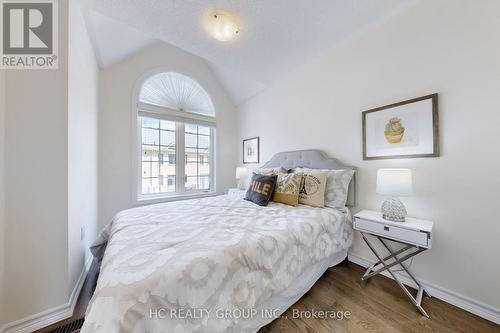 43 Milbourne Lane, Richmond Hill, ON - Indoor Photo Showing Bedroom