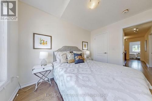 43 Milbourne Lane, Richmond Hill, ON - Indoor Photo Showing Bedroom