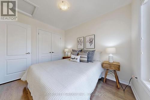 43 Milbourne Lane, Richmond Hill, ON - Indoor Photo Showing Bedroom