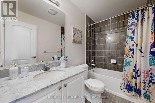 43 Milbourne Lane, Richmond Hill, ON - Indoor Photo Showing Bathroom