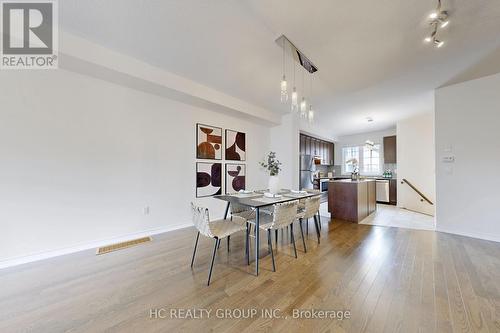 43 Milbourne Lane, Richmond Hill, ON - Indoor Photo Showing Dining Room