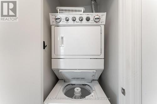 301 - 105 The Queensway Avenue, Toronto, ON - Indoor Photo Showing Laundry Room