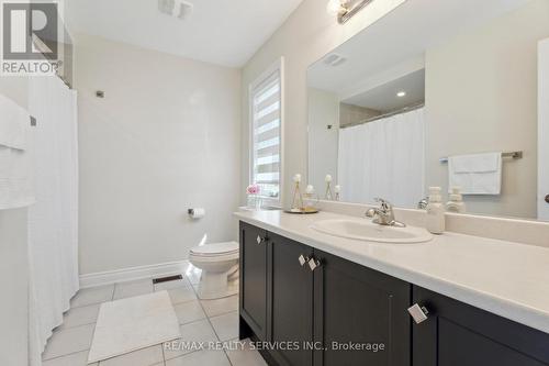 121 Kennedy Boulevard, New Tecumseth, ON - Indoor Photo Showing Bathroom