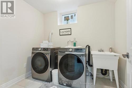 121 Kennedy Boulevard, New Tecumseth, ON - Indoor Photo Showing Laundry Room