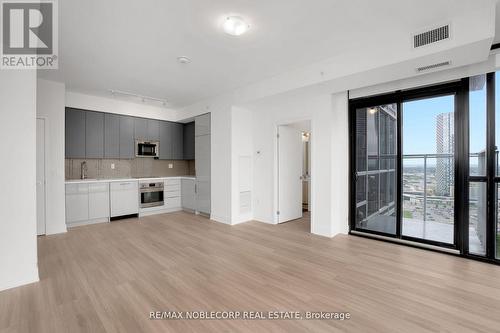 2207 - 2916 Highway 7 Road, Vaughan, ON - Indoor Photo Showing Kitchen