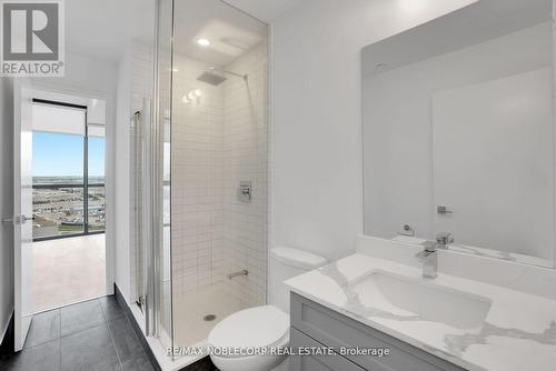 2207 - 2916 Highway 7 Road, Vaughan, ON - Indoor Photo Showing Bathroom