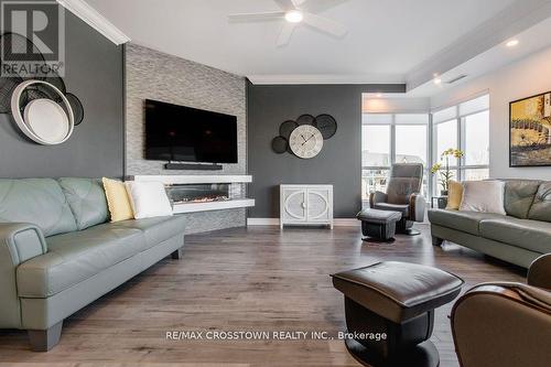 408 - 6 Toronto Street, Barrie, ON - Indoor Photo Showing Living Room