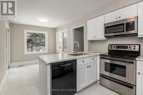 264 Hickling Trail, Barrie, ON - Indoor Photo Showing Kitchen