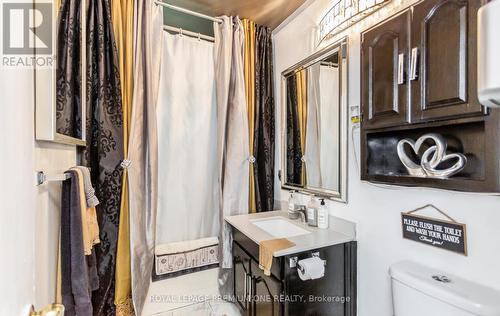 35 Brentwood Drive, Brampton, ON - Indoor Photo Showing Bathroom