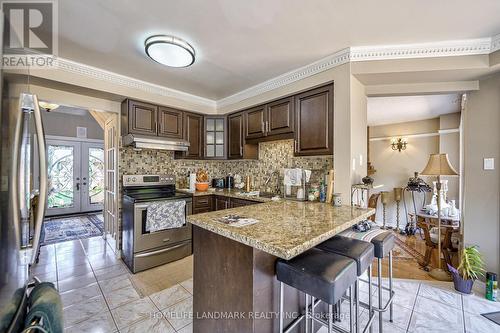 2115 Eighth Line, Oakville, ON - Indoor Photo Showing Kitchen