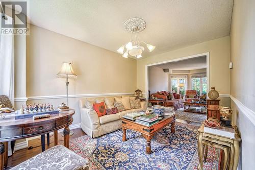 2115 Eighth Line, Oakville, ON - Indoor Photo Showing Living Room