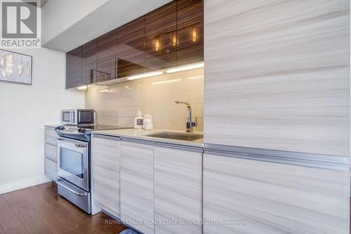 910 - 20 Minowan Miikan Lane, Toronto, ON - Indoor Photo Showing Kitchen