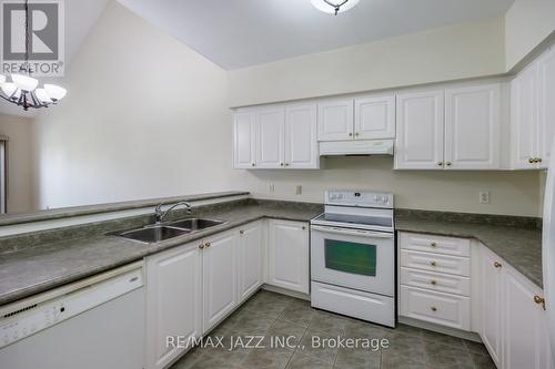 9 - 19 Niagara Drive, Oshawa, ON - Indoor Photo Showing Kitchen With Double Sink