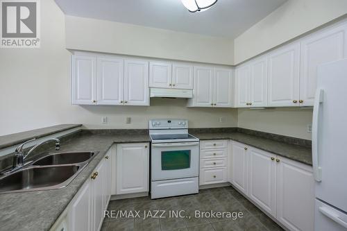 9 - 19 Niagara Drive, Oshawa, ON - Indoor Photo Showing Kitchen With Double Sink