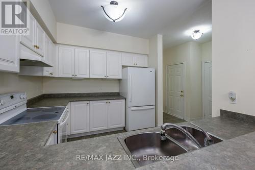 9 - 19 Niagara Drive, Oshawa, ON - Indoor Photo Showing Kitchen