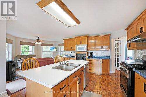 6320 Frog Street S, Georgina (Baldwin), ON - Indoor Photo Showing Kitchen With Double Sink