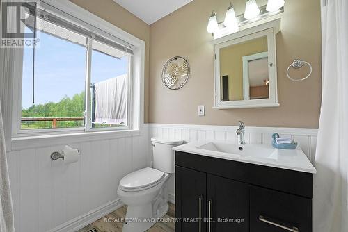 6320 Frog Street S, Georgina (Baldwin), ON - Indoor Photo Showing Bathroom