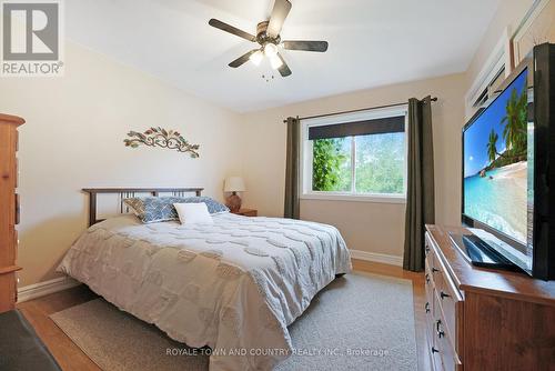 6320 Frog Street S, Georgina, ON - Indoor Photo Showing Bedroom