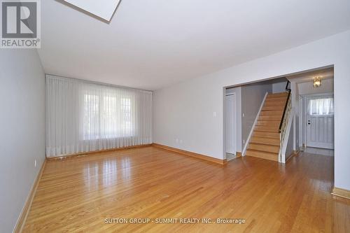 9 Ivy Green Crescent, Toronto, ON - Indoor Photo Showing Other Room