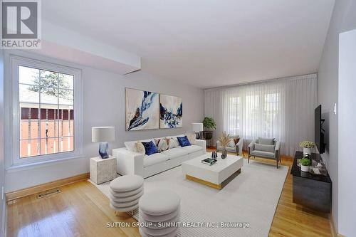 9 Ivy Green Crescent, Toronto (Morningside), ON - Indoor Photo Showing Living Room