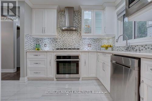 93 Amberjack Boulevard, Toronto, ON - Indoor Photo Showing Kitchen With Upgraded Kitchen