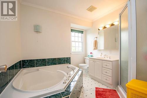 902 Crough Crescent, Smith-Ennismore-Lakefield, ON - Indoor Photo Showing Bathroom