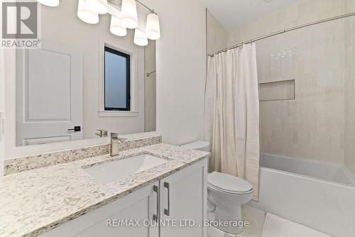 27 French Street, Prince Edward County, ON - Indoor Photo Showing Bathroom