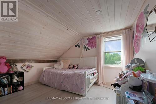 112 Echo Bay Road, Kawartha Lakes, ON - Indoor Photo Showing Bedroom