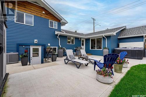 1901 Morgan Avenue, Saskatoon, SK - Outdoor With Deck Patio Veranda With Exterior