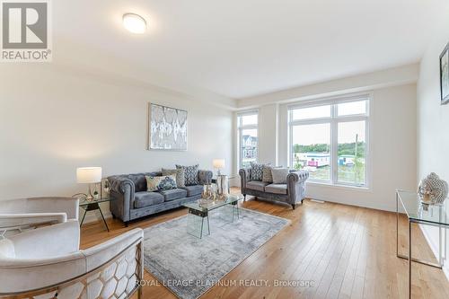 2594 Castlegate Crossing, Pickering, ON - Indoor Photo Showing Living Room