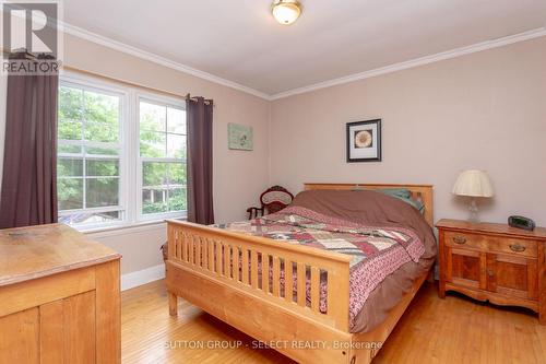 39 Balmoral Avenue, London, ON - Indoor Photo Showing Bedroom