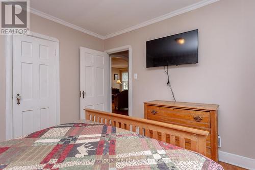 39 Balmoral Avenue, London, ON - Indoor Photo Showing Bedroom