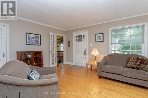 39 Balmoral Avenue, London, ON - Indoor Photo Showing Living Room