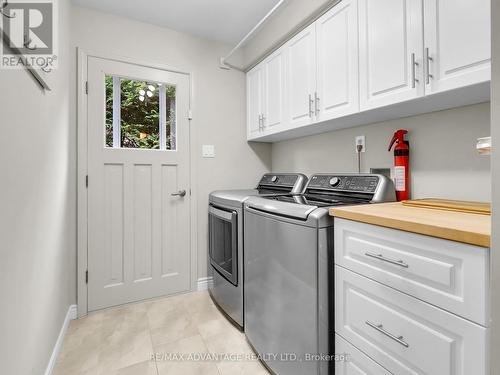 43 Dunsmoor Road, London, ON - Indoor Photo Showing Laundry Room