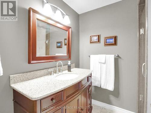 43 Dunsmoor Road, London, ON - Indoor Photo Showing Bathroom