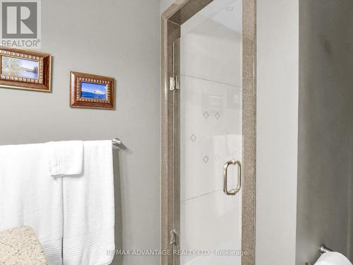 43 Dunsmoor Road, London, ON - Indoor Photo Showing Bathroom