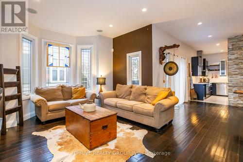 775 Colborne Street, London, ON - Indoor Photo Showing Living Room
