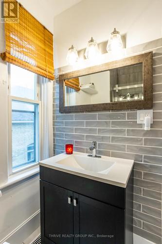 775 Colborne Street, London, ON - Indoor Photo Showing Kitchen