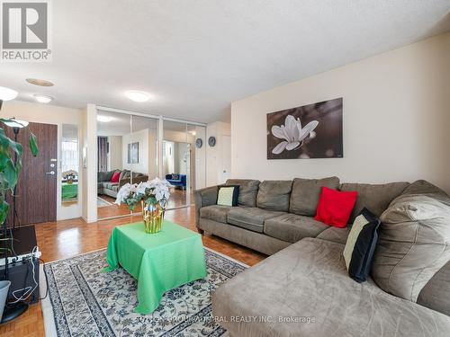 1701 - 100 Prudential Drive, Toronto, ON - Indoor Photo Showing Living Room