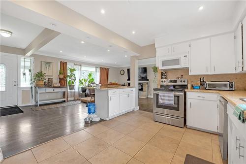 76 Irene Avenue, Stoney Creek, ON - Indoor Photo Showing Kitchen