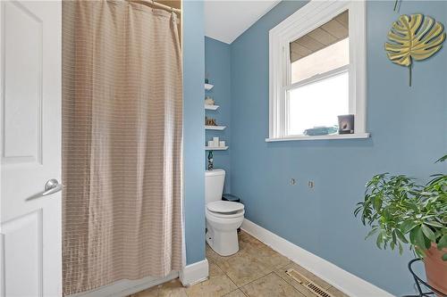 76 Irene Avenue, Stoney Creek, ON - Indoor Photo Showing Bathroom